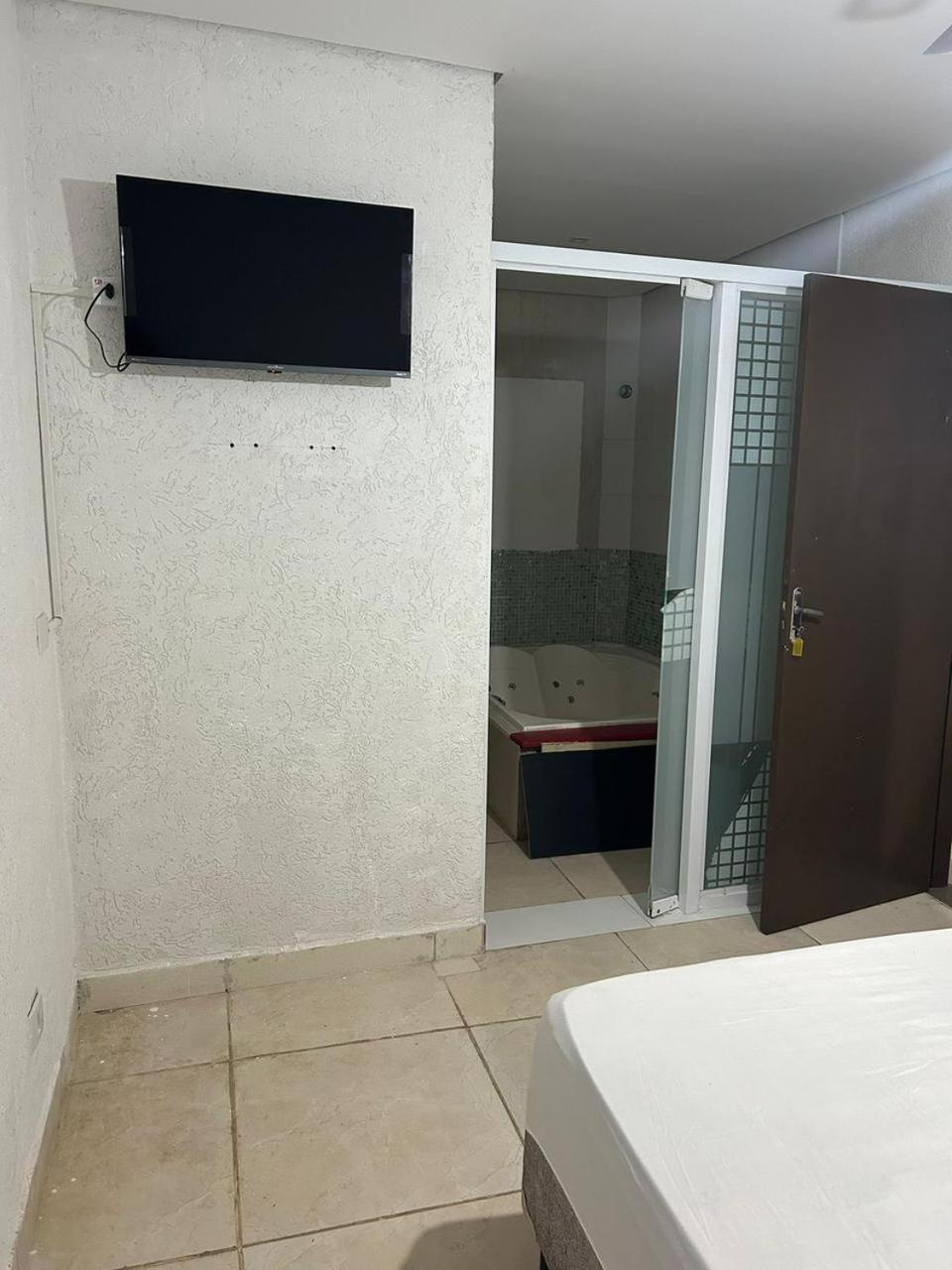 Oasis Hostel E Pousada Itanhaém Екстериор снимка